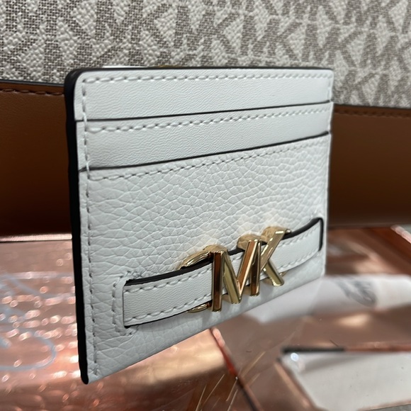 MICHAEL KORS
Reed Large Pebbled Leather Card Holder Case Wallet 
OPTIC WHITE
NWT - Picture 3 of 16